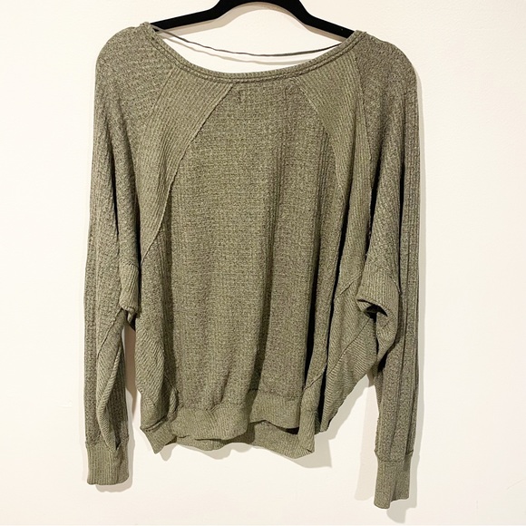 We the Free People Size Small Oversized Olive Green Waffle Thermal Scoop Shirt - Picture 5 of 5